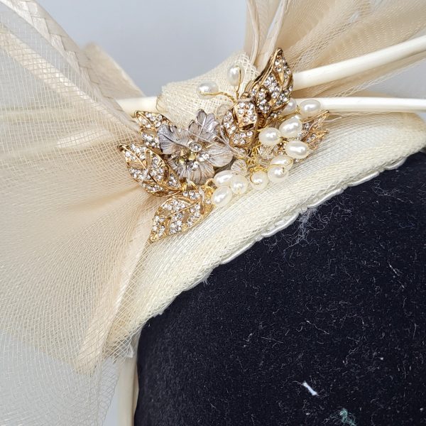 HALLIE - IVORY, CREAM AND ROSE GOLD FASCINATOR - Image 3
