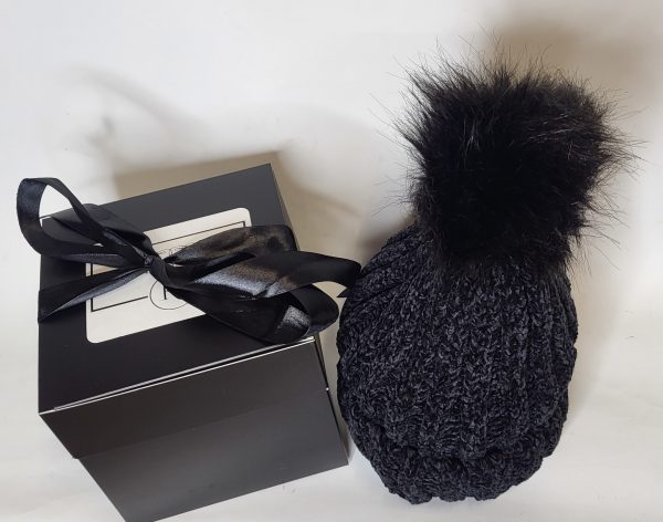 BLACK FUR LINED WINTER WOOLY HAT - Image 2