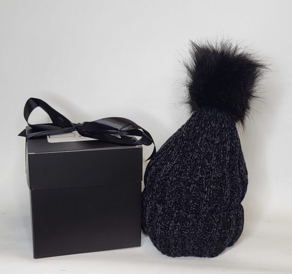 BLACK FUR LINED WINTER WOOLY HAT