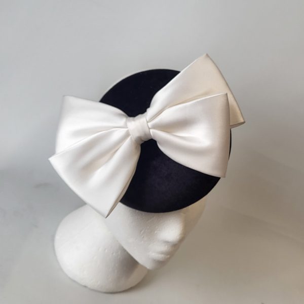 KASEY - BLACK VELVET AND IVORY BOW FASCINATOR - Image 7