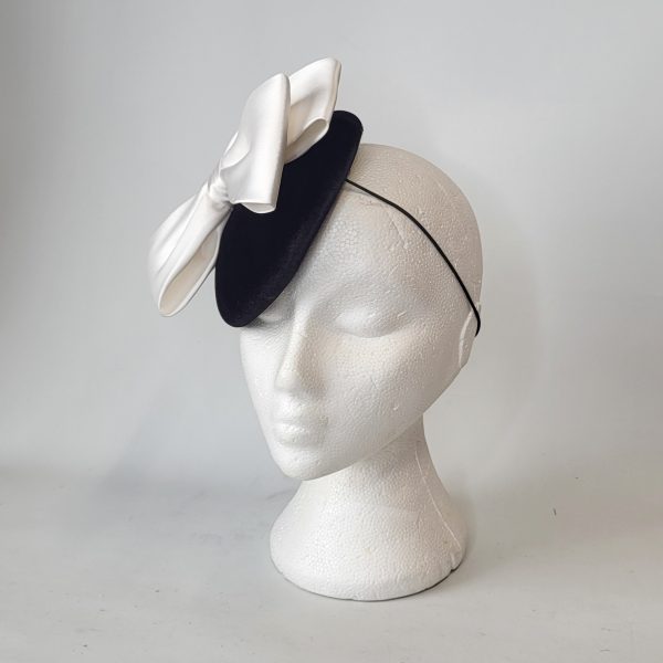 KASEY - BLACK VELVET AND IVORY BOW FASCINATOR - Image 6