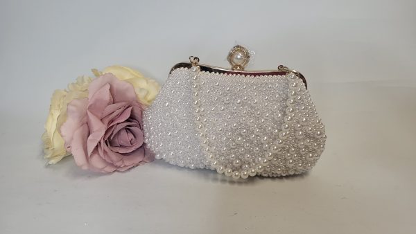 VALERIA - WHITE PEARL VINTAGE STYLE CLUTCH BAG