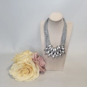 OLIVE - SILVER CHUNKY COLLAR BIB NECKLACE