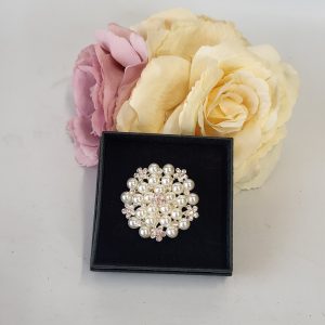 KAITLIN - PEARL AND RHINESTONE BROOCH