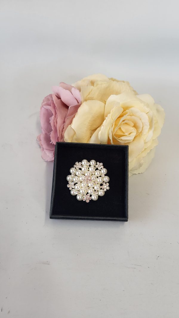 KAITLIN - PEARL AND RHINESTONE BROOCH