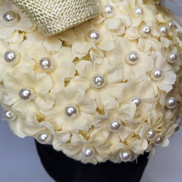 MERLINA - PALE YELLOW ,AND PEARL FASCINATOR WITH FLOATING IVORY FEATHERS - Image 4
