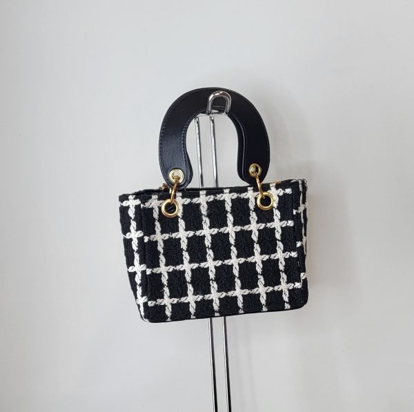 EVERLEIGH - BLACK AND WHITE BOX CLUTCH