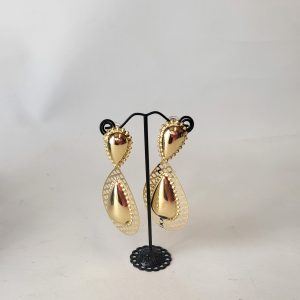 JEMIMA - LARGE GOLD DROPPED EARRINGS .