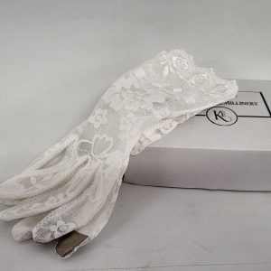 WHITE LACE LADIES DAY GLOVES