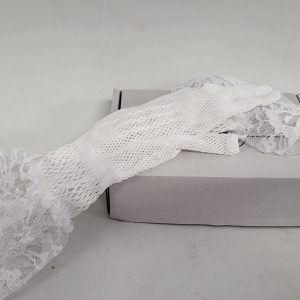 WHITE LACE LADIES DAY GLOVES