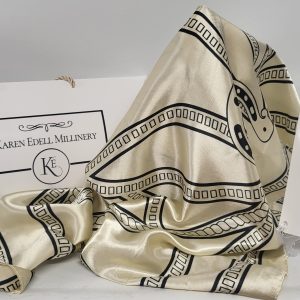 CREAM AND BLACK SCARF AND BROOCH GIFT SET