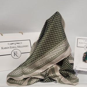 OLIVE GREEN AND CREAM SCARF AND BROOCH GIFT SET